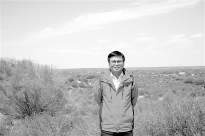 李新荣:用青春“锁住”肆虐流沙